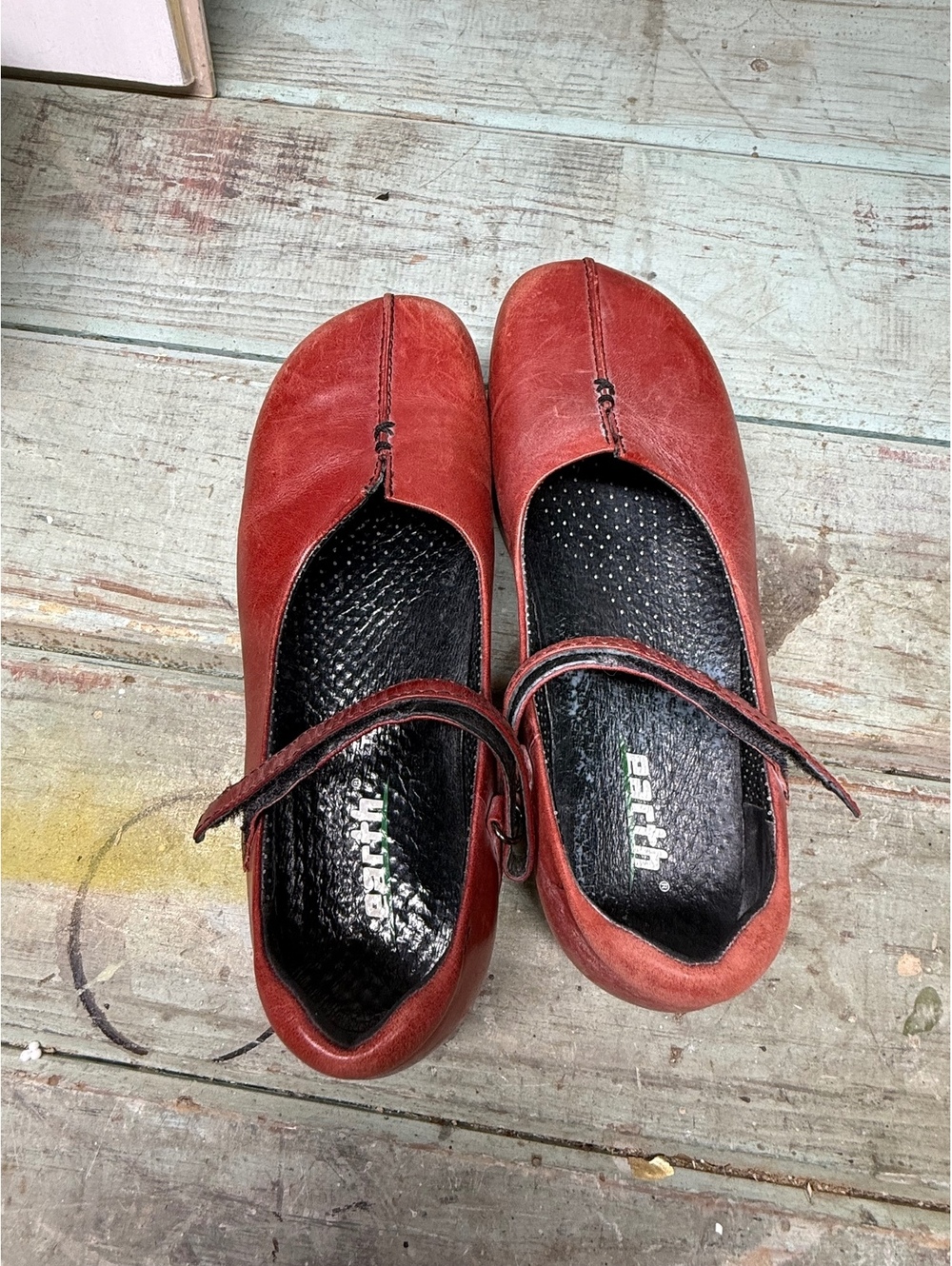 Earth barefoot shoe brand red leather Mary Jane’s size 5.5 women’s - Picture 4 of 7